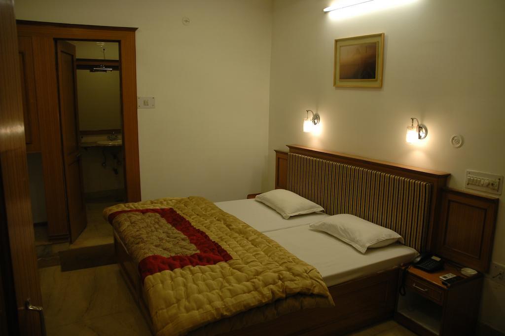 Hotel Kamal Nearest To Taj Mahal Agra  Room photo